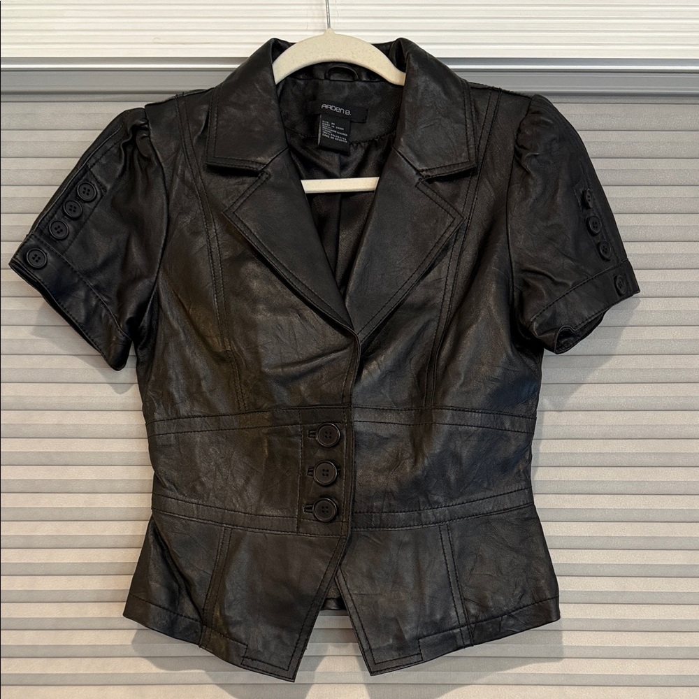New ArdenB. Women's Black Short Sleeve leather Blazer - size M